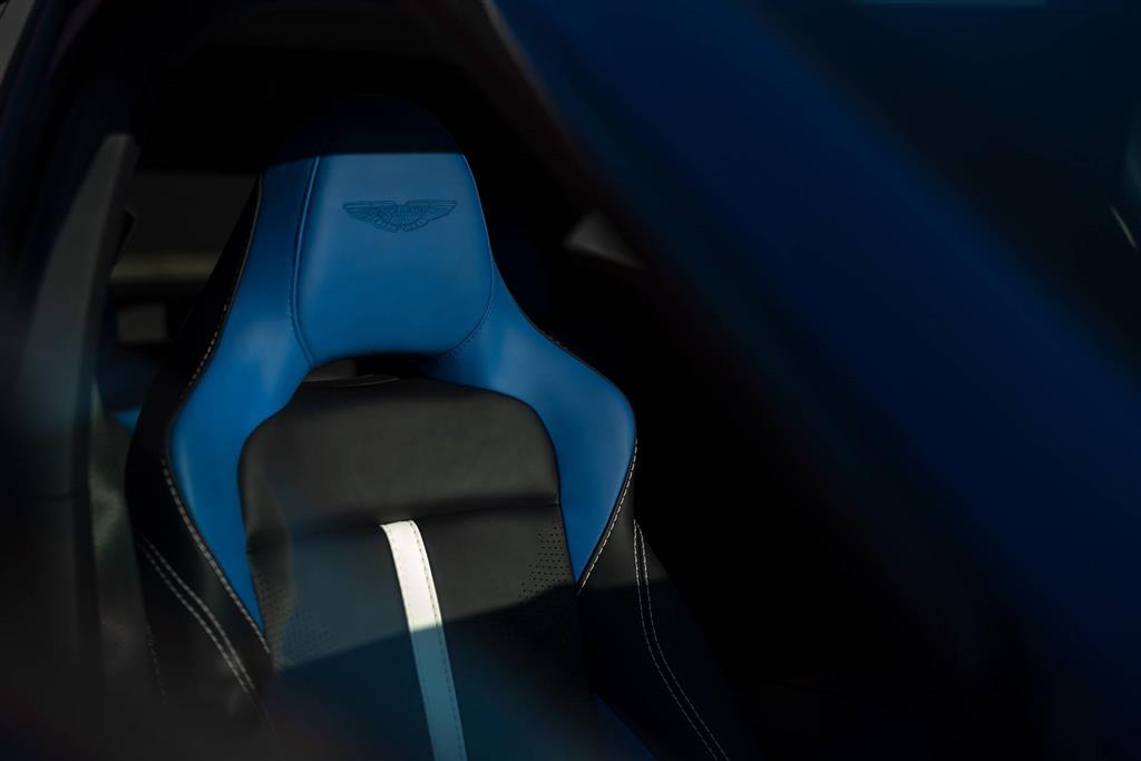 2022 Aston Martin DBX707